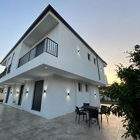 Villa Papa-เบราท ภายนอก รูปภาพ
